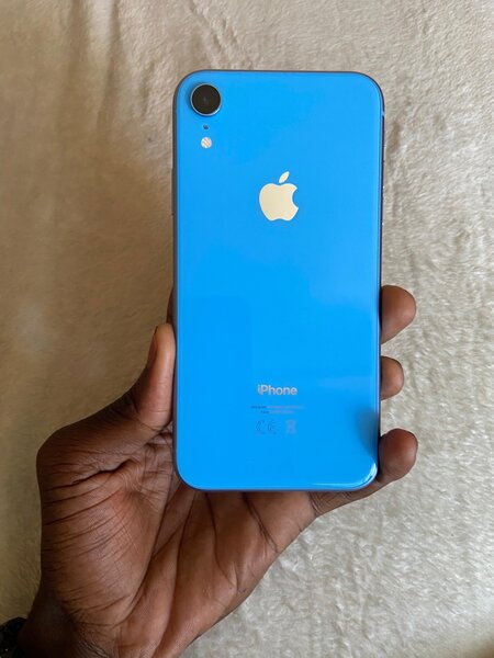 iPhone XR 64 Gb