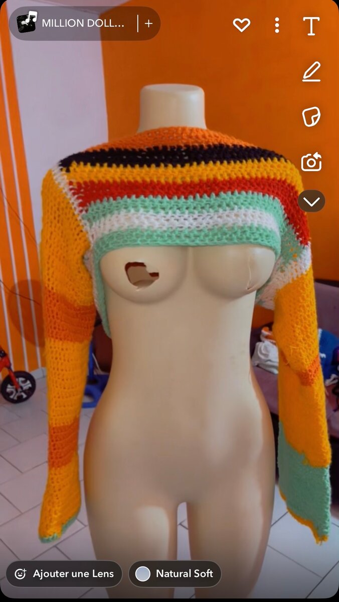 Pull crochet coloré