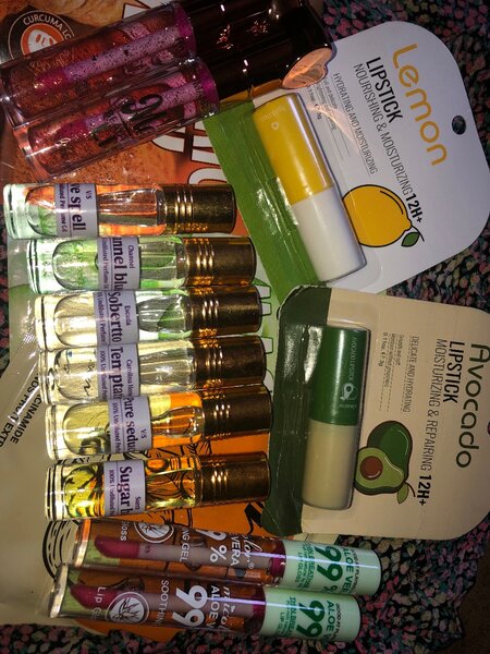 Undiluted perfume oils, colour changing lipgloss and lipstic