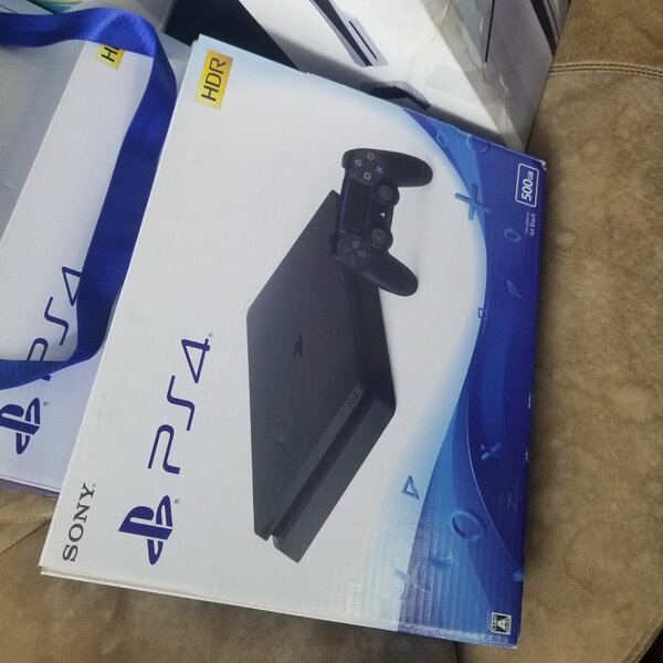 PS4 SLIM NEUF