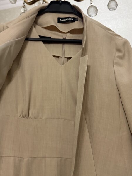 Очень стильная двойка покупала за 9000 продаю за 4000