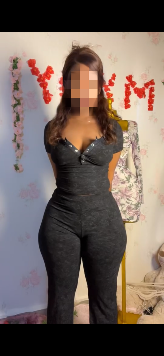 Combinaison moulante noire