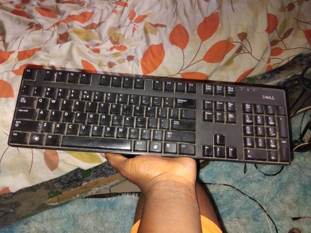 Computer,, 200GB 2GB Ram monitor,mouse,keyboard and all cabl