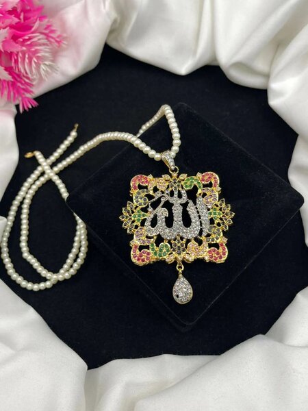 Ladies pendants