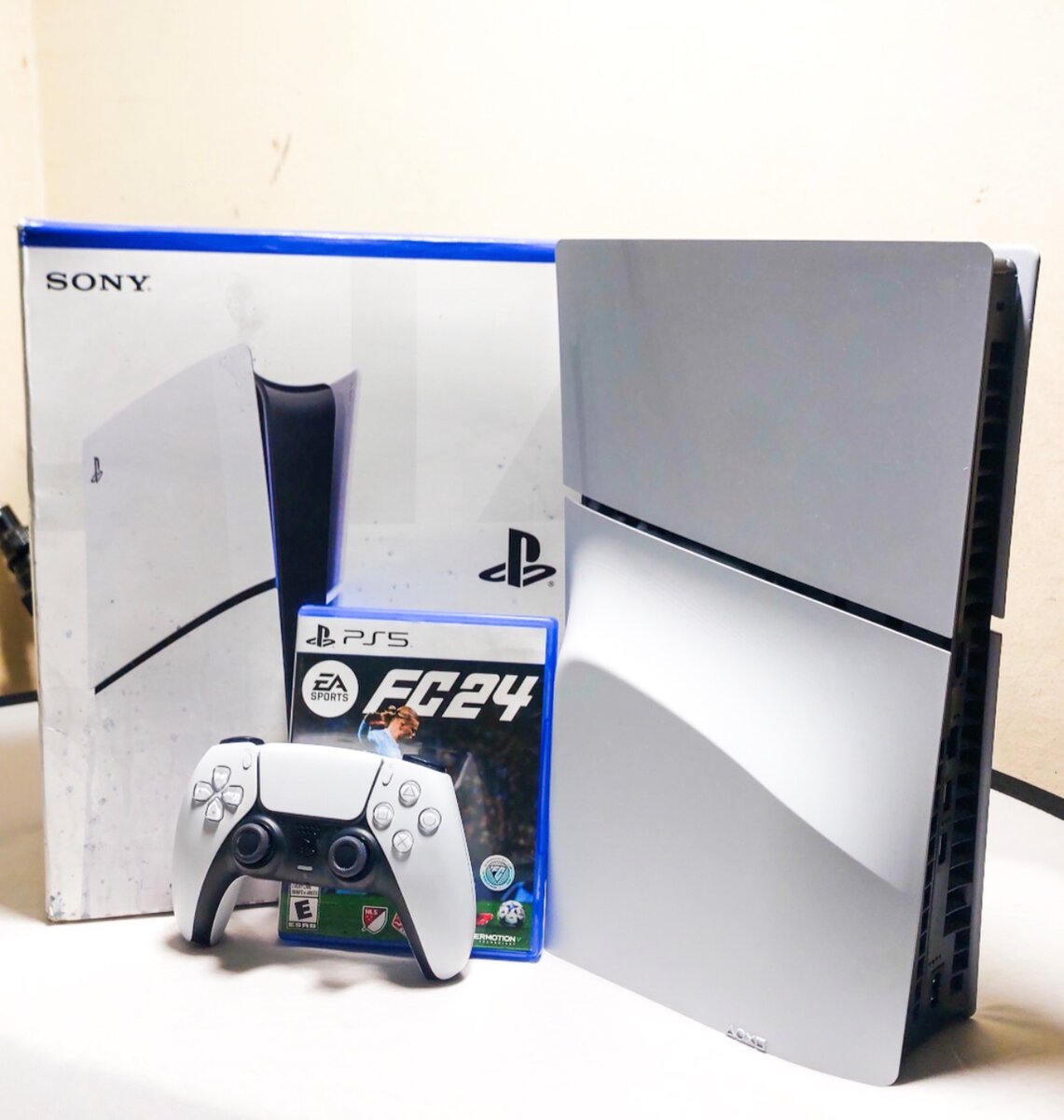 Bundle PS5 avec EA Sports FC24