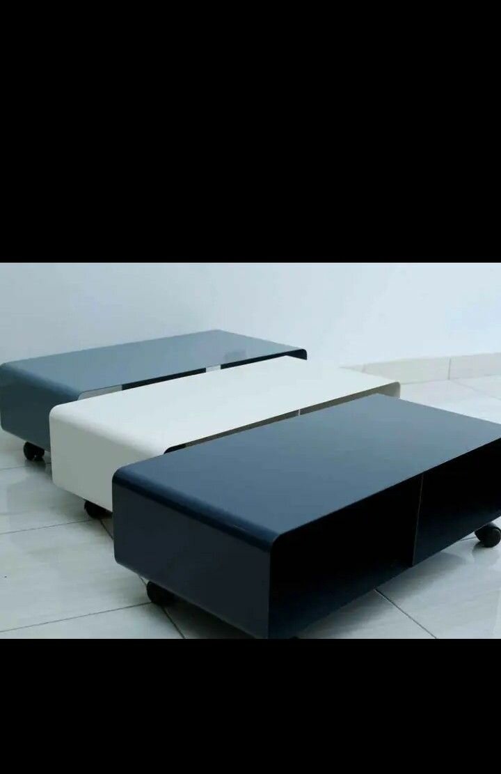 Table basse moderne à roulettes