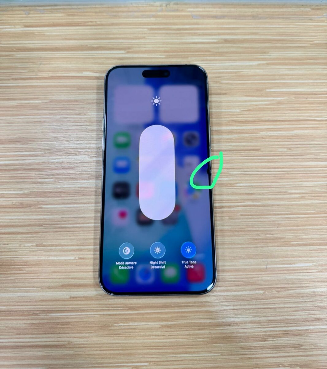 iPhone 15 pro Max 256Go dos fi