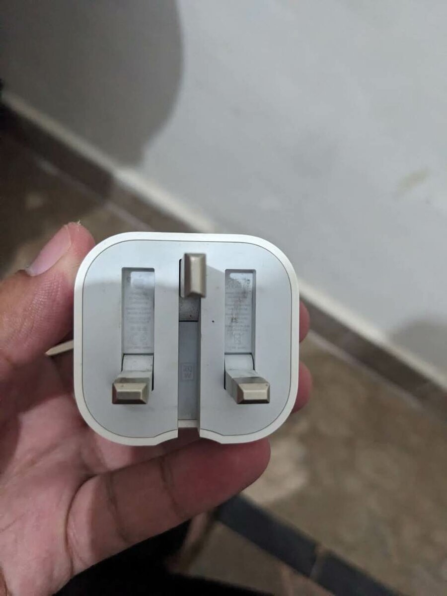 Apple original 20 watt 3-pin adapter