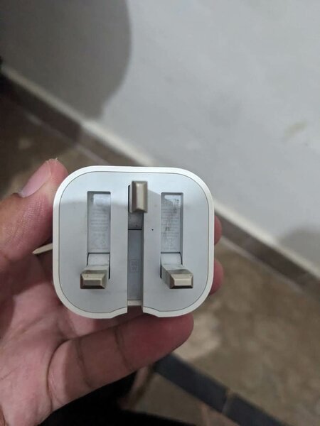 Apple original 20 watt 3-pin adapter