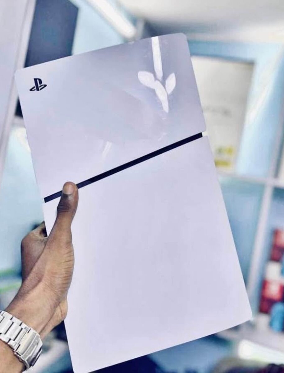 Ps5 slin avec tout ces accessoires au complet avec tout ces