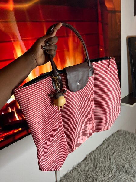 Sac cabas rayé rouge élégant