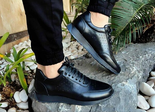 Baskets noires en cuir chic