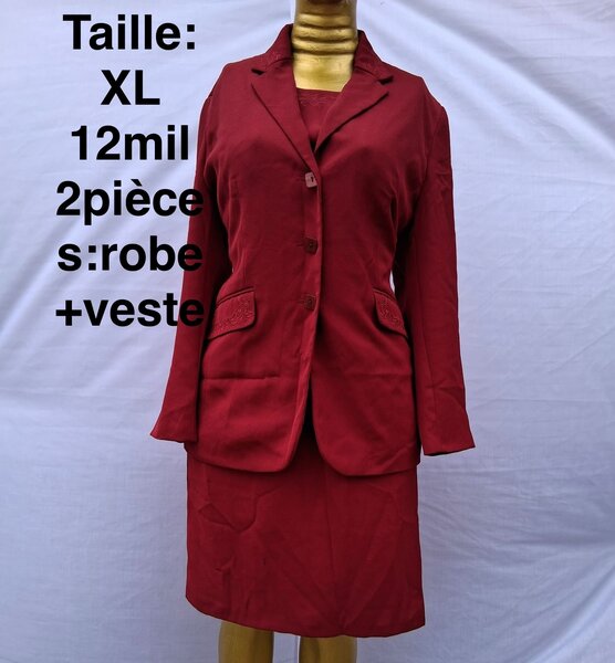Tailleur femme rouge élégant