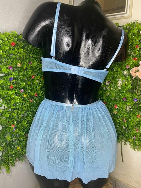 Robe nuisette en dentelle bleue