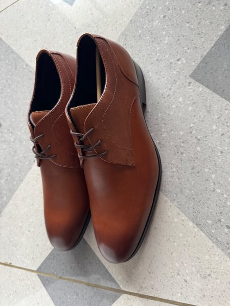 Chaussures habillées en cuir marron