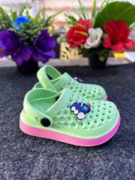 Kids crocs