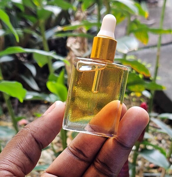 Huile de parfum SHAGAF OUD S.A