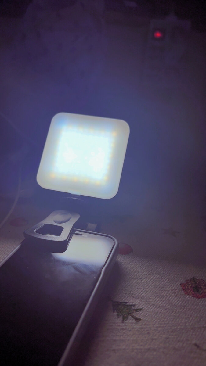 Lumière LED Clip Smartphone