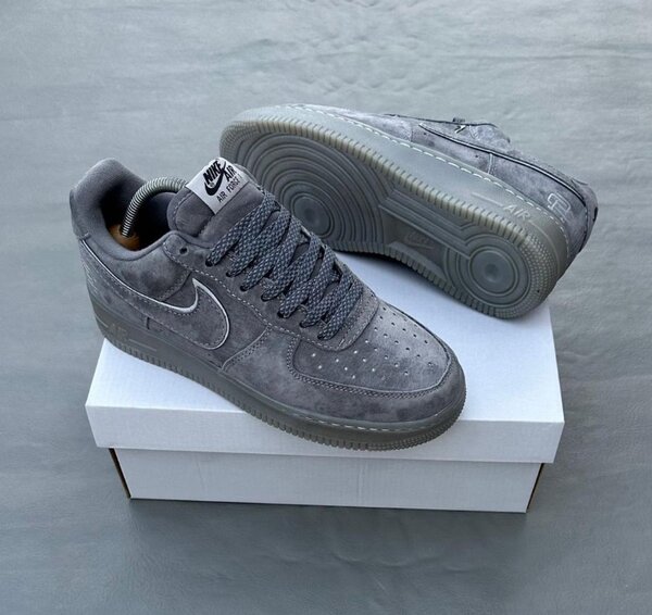 NIKE AIR FORCE 1