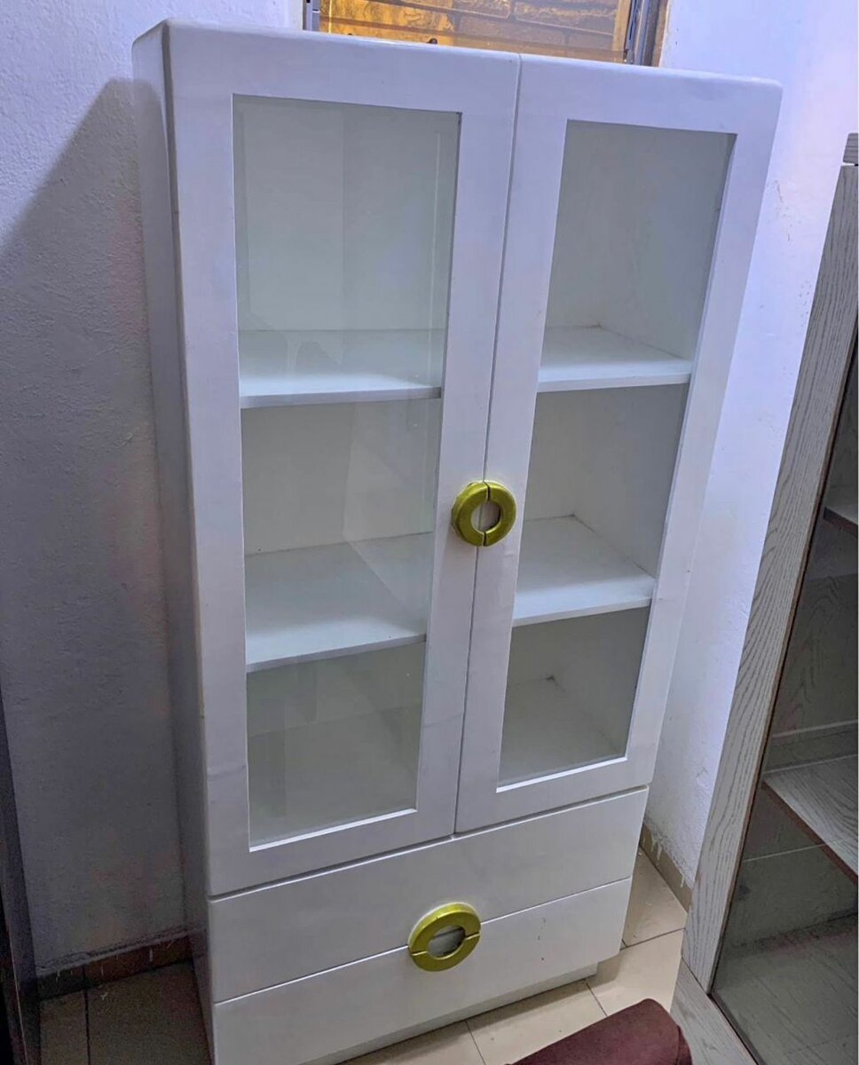 Vitrine élégante moderne