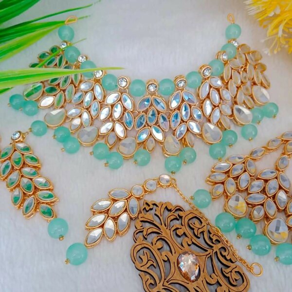 Ladies 3pc weddings set Nackless bindi topas