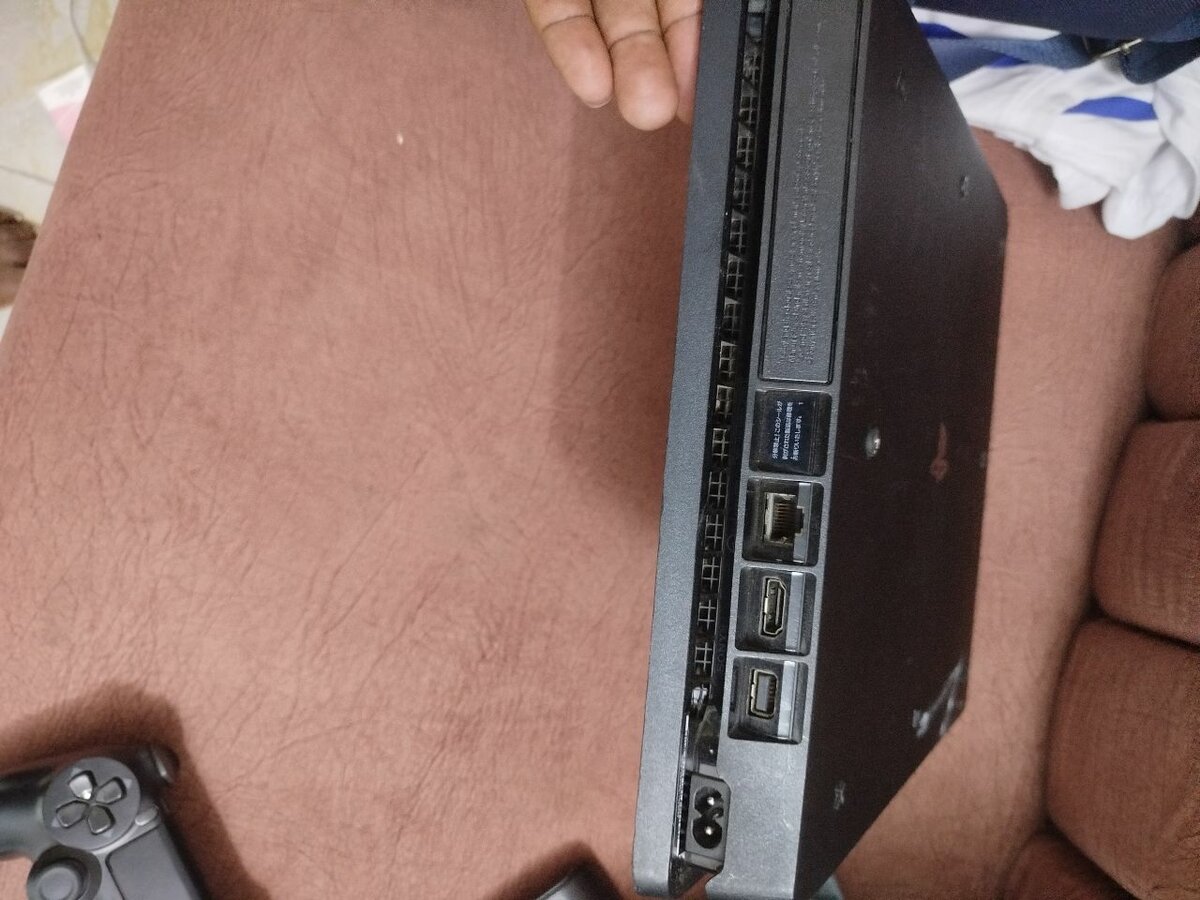 PS4 slim non craquée