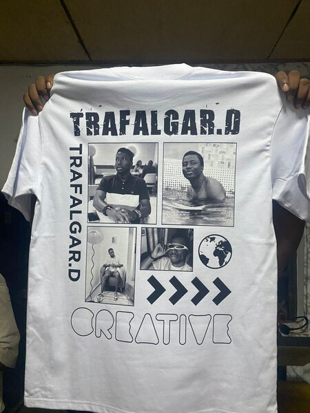 T-shirt créatif personnalisable