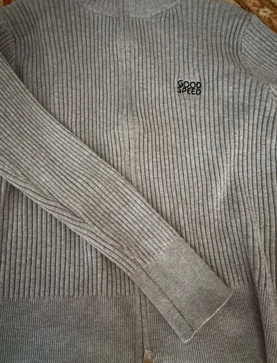 Хорошее качество. Обтягивающяя.