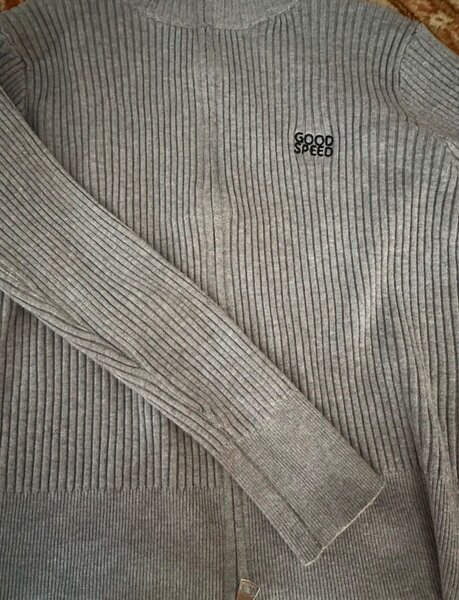 Хорошее качество. Обтягивающяя.