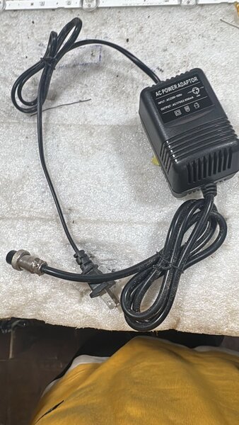 Adaptateur secteur AC 17v