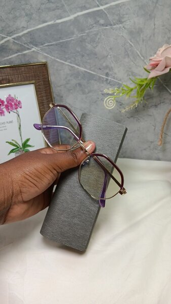 Lunettes élégantes avec étui