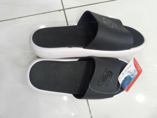 Claquettes confort homme intérieur