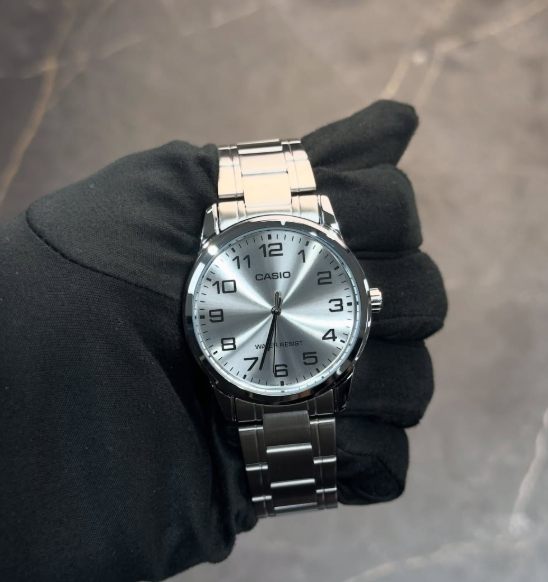 Casio белые часы 