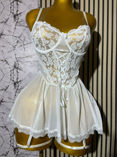 Nuisette en Dentelle Blanche