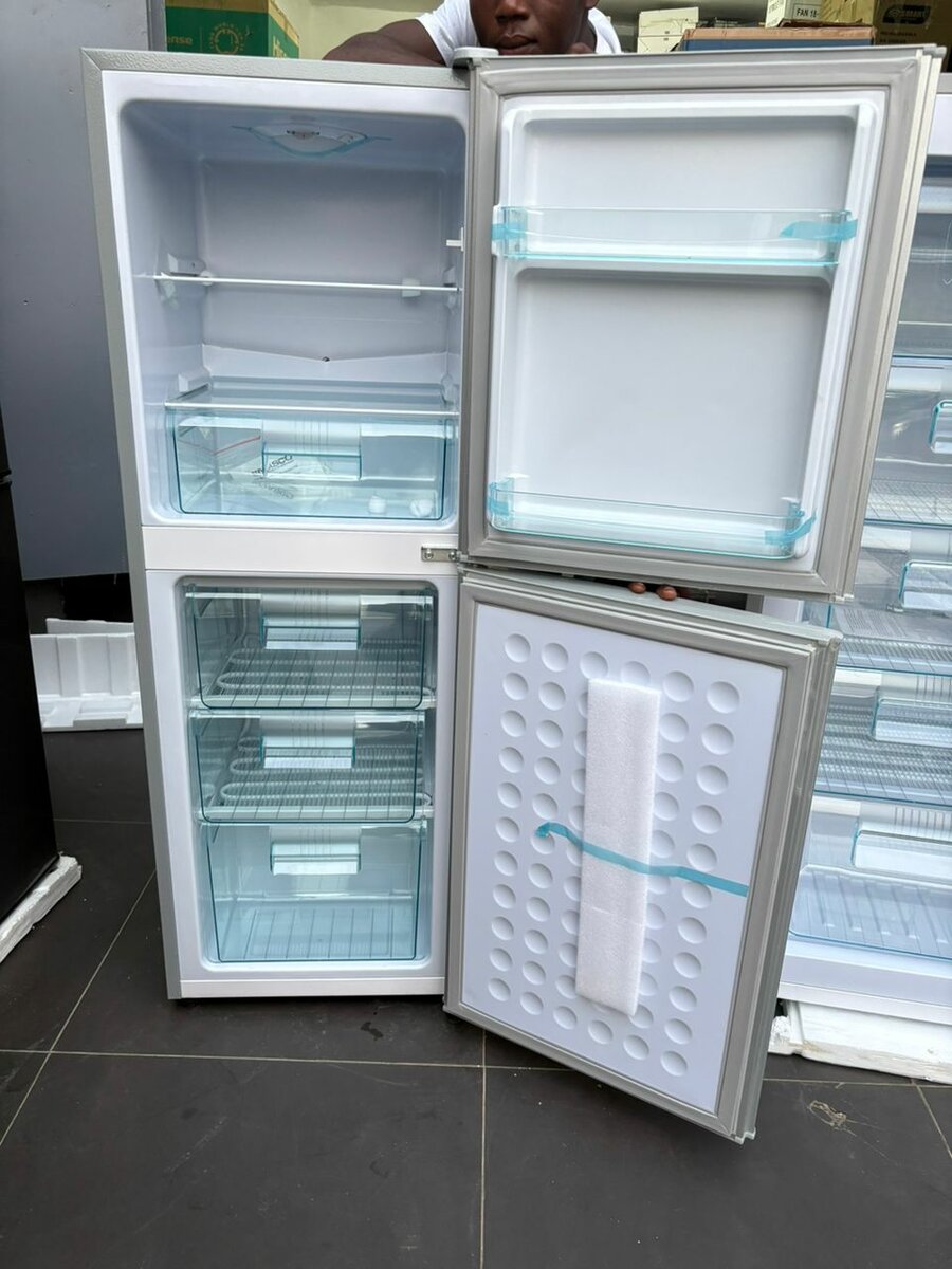 Réfrigérateur congélateur moderne