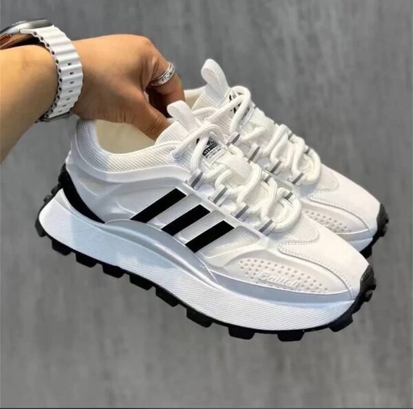 Chaussures de sport Nike et Adidas pour hommes