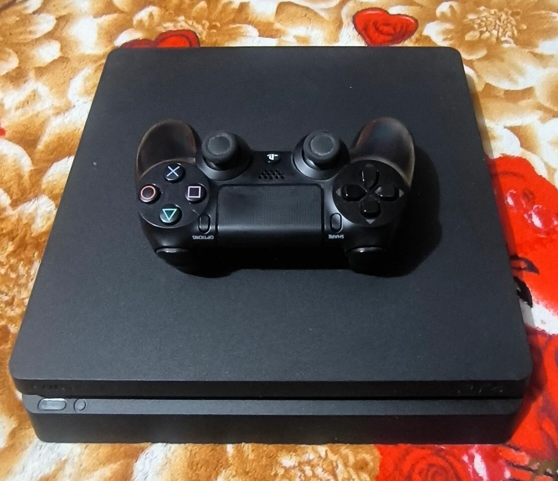 Console Sony PS4 Slim
