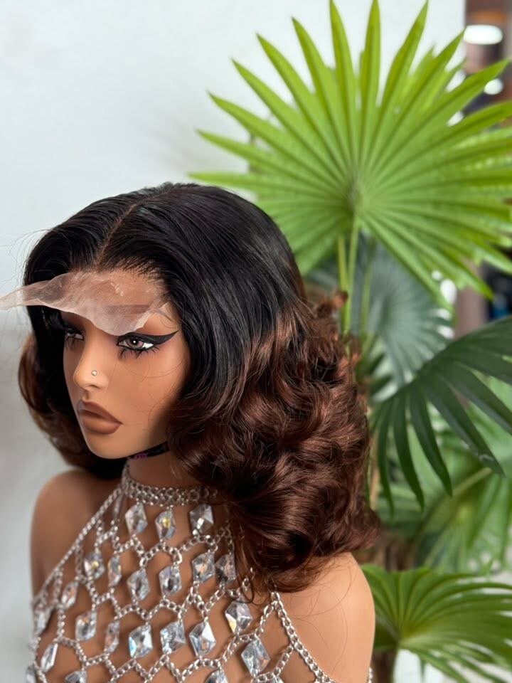 Perruque Ondulée en Dentelle