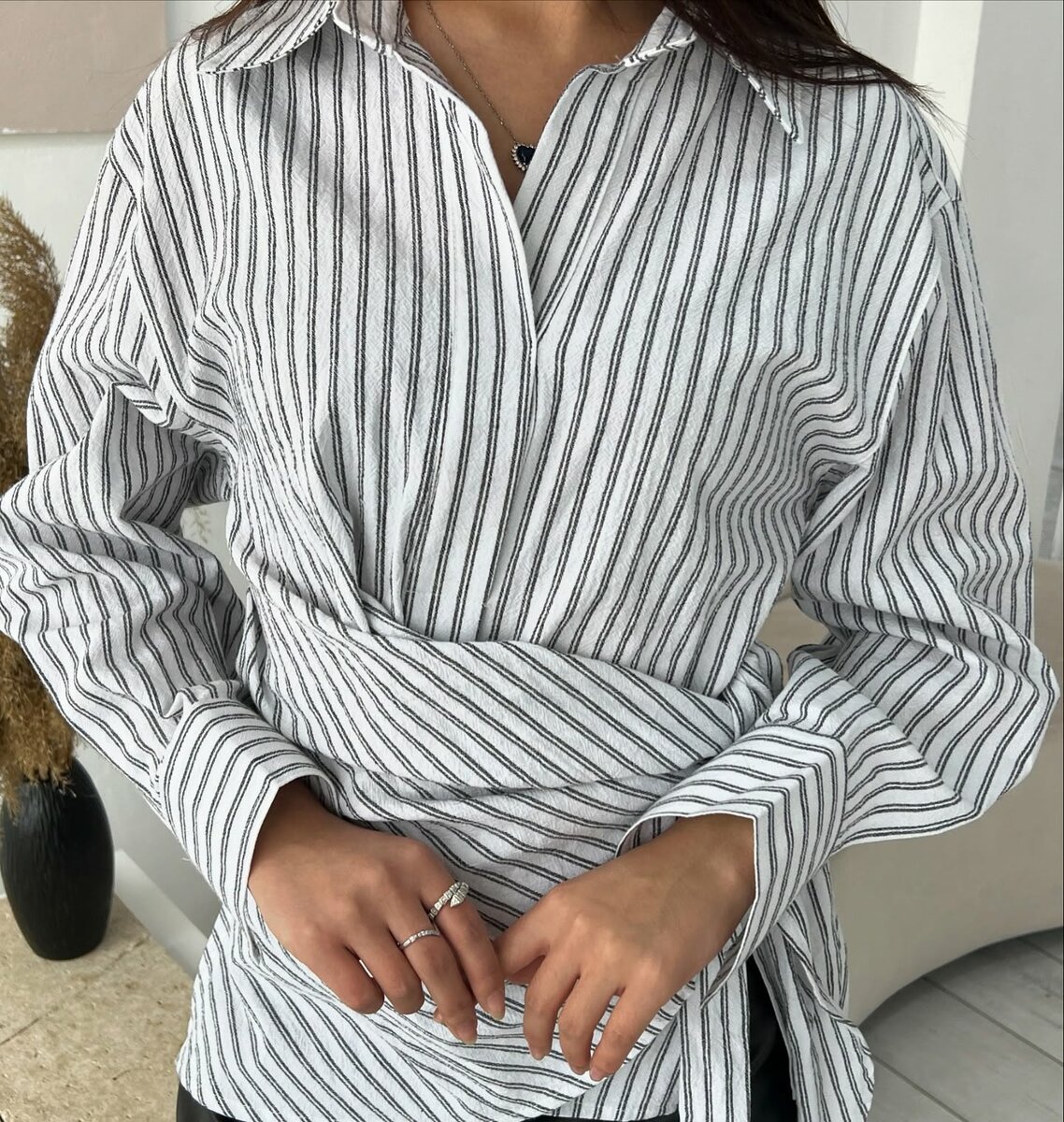 Женская рубашка на запах