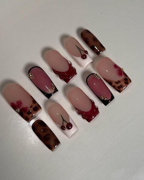 Ongles Artificiels Léopard Cerises