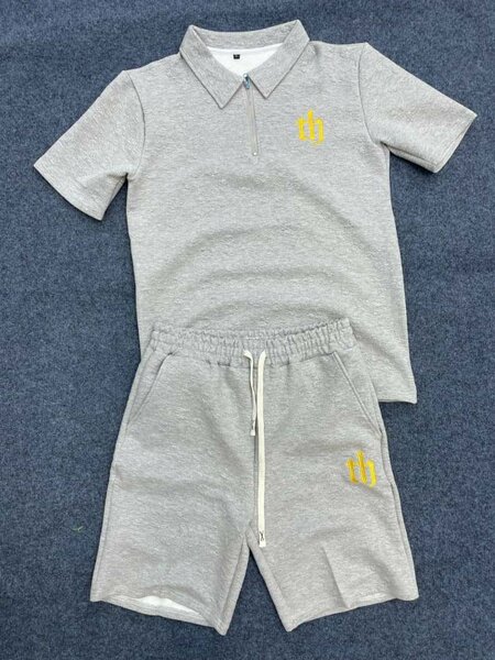 MEN'S CLOTHING BOTH TOP AND DOWN