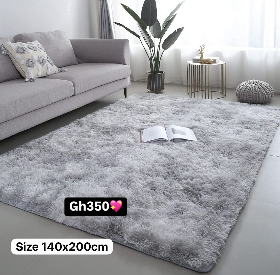 Fluffy carpet grey