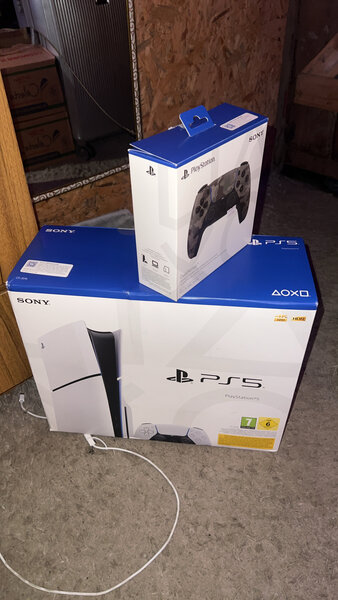 Ps5 slim standard 1 To