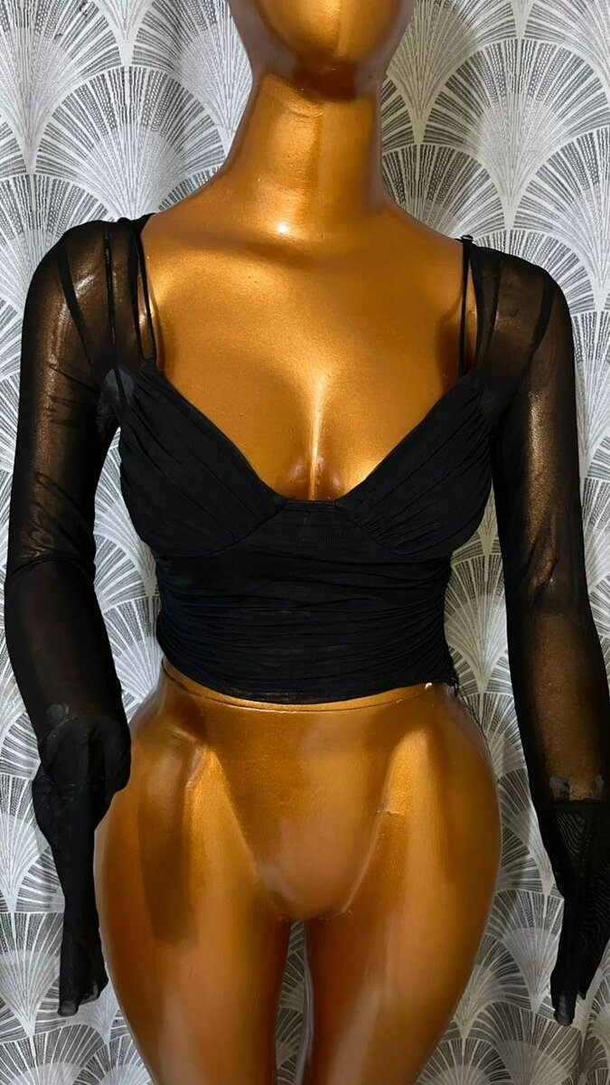 Top noir à manches longues