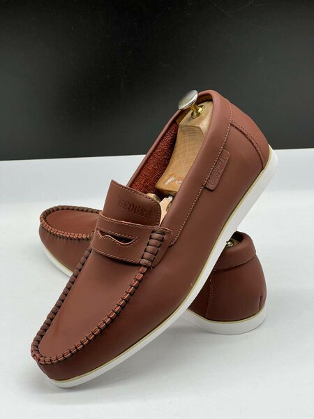 Mocassins en cuir marron élégants