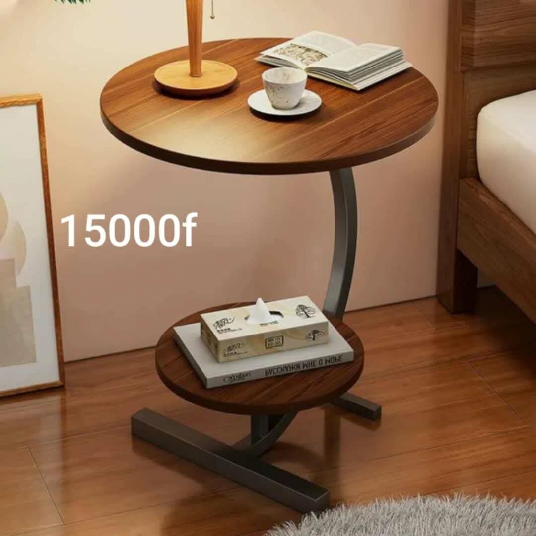 Table d'appoint en bois élégante