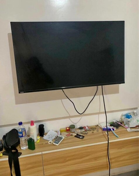 Télévision LED 42 pouces