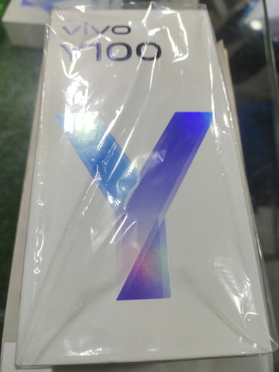 Vivo y100