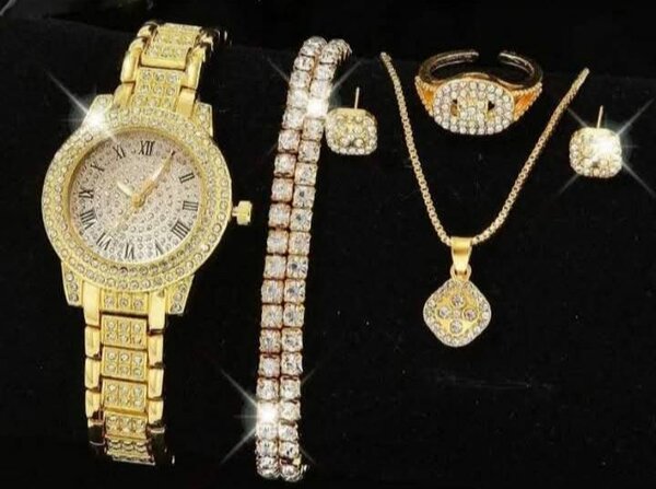 Ensemble Bracelet et Montre Dorée