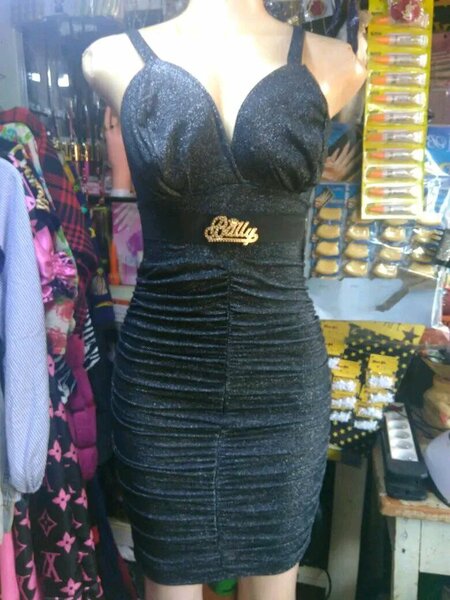 Robe noire élégante soirée